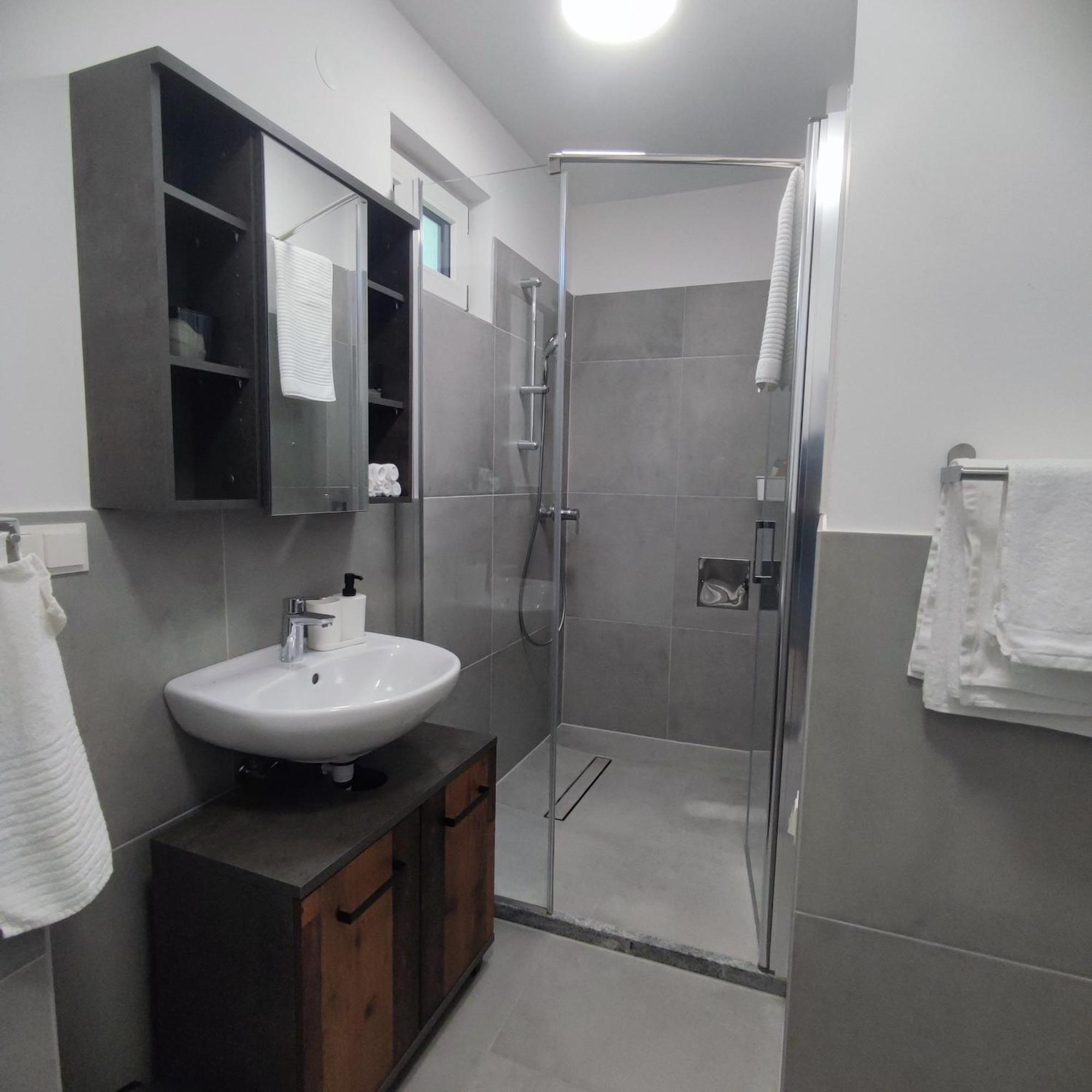 Aparthotel Infinity Wina Bagian luar foto